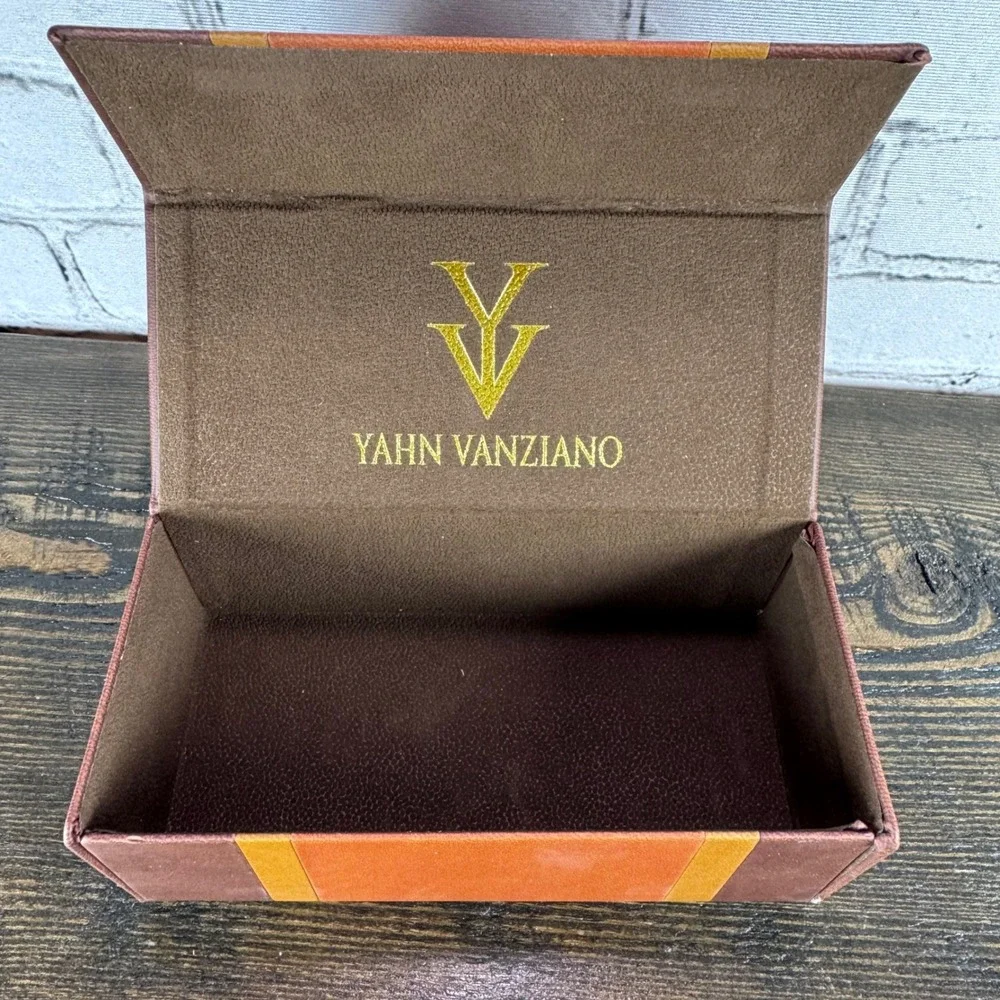 Yahn Vanziano Wren Sunglasses Black Good Square Frame Gold Logo With Case